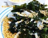 A picture of step 6 of Microwaved Miso Soup with Plenty of Wakame Seaweed.