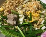 Hình bước làm 1 của món Mì gói trứng ốp la
