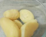 A picture of step 2 of Multigrain Aloo paratha.