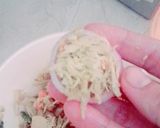 A picture of step 3 of Onion chicken stuffed pakore.