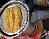 A picture of step 3 of Bottle Gourd Roll.