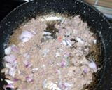 A picture of step 5 of Spicy Meat Bun.
