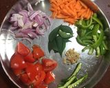 A picture of step 2 of Bread Upma.