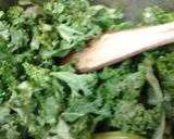 A picture of step 2 of Sweet Chicken and Onion Kale.