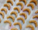 Hình bước làm 4 của món Vanillekipferl (Bánh Cookie Vanila)
