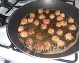 Húsgombócok gombamártásban recept fázis 1 fotója