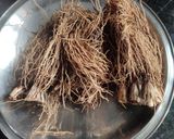 A picture of step 1 of Homemade khus syrup.