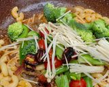 Gambar langkah 5 resipi Pasta goreng simple my mom style.