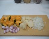 A picture of step 1 of Rich Kabocha Cream Pasta.