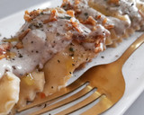 Foto del paso 16 de la receta: Raviolis caseros de pies de cerdo con gambas y bechamel de ceps