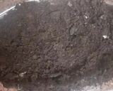 A picture of step 1 of Oreo chocolate delight.
