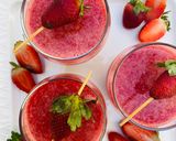 A picture of step 5 of Fresh Strawberries 🍓 juice.