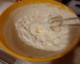 A picture of step 1 of Semifreddo with Pavesini Cookies.