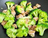 綠花椰骰香排（ブロッコリーダイススペアリブ）的食譜步驟5照片