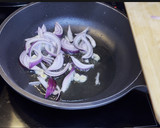 Foto del paso 1 de la receta: Garbanzos con calamares en lata