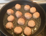 Foto del paso 4 de la receta: Albóndigas de pollo con parmesano y cebolla caramelizada