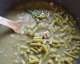 Foto del paso 3 de la receta: Picadillo de pavo con ejotes y calabacitas en salsa verde