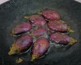 A picture of step 4 of Baingan Posto.