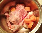 Foto del paso 1 de la receta: Caldo de ave con tacos de jamón