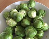Une image de l'étape 3 de Quiche au choux de Bruxelles et médaillons de poulet.