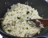 Foto del paso 9 de la receta: Risotto de calabacín y queso de cabra