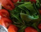 Foto del paso 2 de la receta: Ensalada de rúcula, tomates, provolone & vinagreta