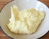A picture of step 3 of Pan fried chicken with mashed potatoes and Gravy.