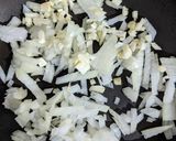 Foto del paso 1 de la receta: Revuelto de zapallitos y champignones