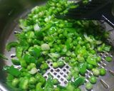 A picture of step 4 of Green vegetable rice.