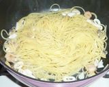 A picture of step 5 of Spaghetti Aglio, Olio e Peperoncino with Refreshing Lemony Seafood.