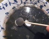 A picture of step 12 of Halloween Eyeball Calpico Jellies.