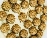 A picture of step 6 of Oats and sesame ladoo.