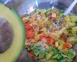 Foto del paso 2 de la receta: Ensalada de vegetales 🥕🌰🍅🍑🥑