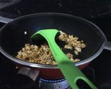 A picture of step 6 of Thai-style Stir Fried Garlic Minced Pork.