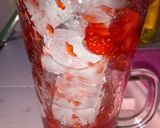 Foto langkah ke 3 dari resep Korean Fresh Strawberry Milk.