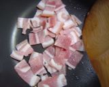 A picture of step 2 of Potato and Bacon Milk Stew.