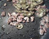 A picture of step 3 of Green beans with jalapeño, sausage and eggs.