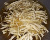 Foto langkah ke 5 dari resep Stik bawang tanpa telur.
