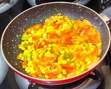A picture of step 4 of Egg shakshuka.