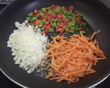 Foto del paso 3 de la receta: Fideos o Noodles de arroz con gambas, pollo y salsa de soja