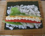 A picture of step 5 of Lettuce Sushi Rolls.