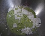A picture of step 3 of Microwaved Komatsuna and Apple Dome Cake.