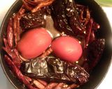 A picture of step 2 of adobo de pollo.