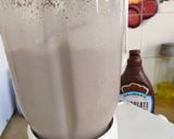 A picture of step 2 of Oreo Shake 🧋.