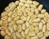 Foto del passaggio 4 della ricetta Gnocchetti ai ceci e rana pescatrice