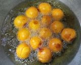 Foto langkah ke 5 dari resep Bola-bola Ubi Isi Gula Merah.