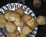 A picture of step 4 of Dahi vada.
