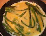 Foto del paso 3 de la receta: Tortilla de espárragos trigueros