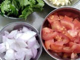 ગાર્લિક રવા ઉત્તપા (Garlic Rava Uttapa Recipe In Gujarati)