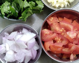 ગાર્લિક રવા ઉત્તપા (Garlic Rava Uttapa Recipe In Gujarati) રેસીપી સ્ટેપ1ફોટો
